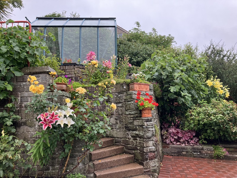 Residential front garden or entrance - First place overall garden competition winner
