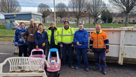 Community Clean-Up takes place in Strathmartine Image